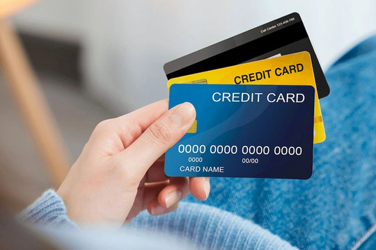 Vụ vay 8,5 triệu thành nợ 8,8 tỷ đồng: Hiểu sao cho đúng về thẻ tín dụng?