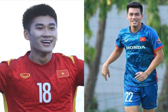 Hai tiền đạo của tuyển Việt Nam từng xuất phát từ hậu vệ