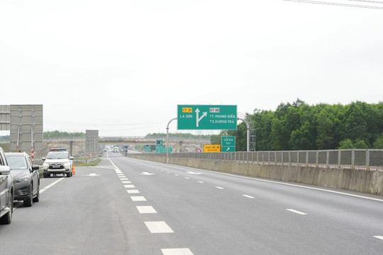 Hai tỉnh giải phóng xong mặt bằng để nâng cấp cao tốc Cam Lộ - La Sơn