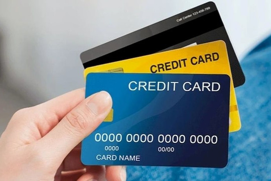 Cảnh tỉnh từ khoản nợ thẻ tín dụng 8,8 tỷ đồng