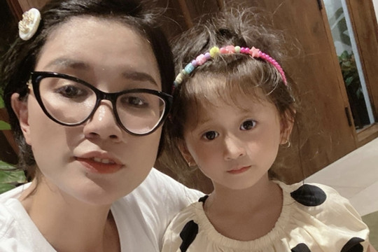 Trang Trần đi bê phở ở Mỹ, con gái ở nhà tự làm điều này khiến cô hạnh phúc khen: Rất ngoan và ý thức