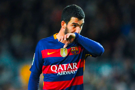 Cựu sao Barca bị kết án một năm tù vì trốn thuế