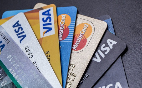 Nợ thẻ tín dụng 8,5 triệu thành 8,8 tỷ: Ngân hàng có buộc phải xóa nợ?