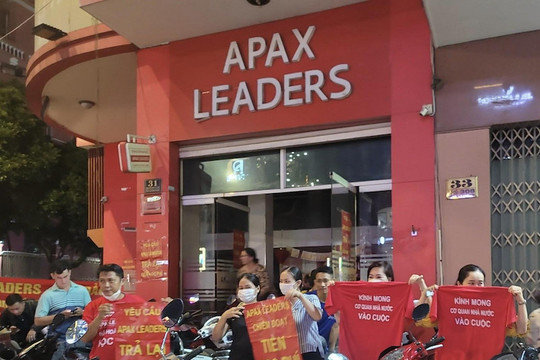 Apax Leaders ngừng trả học phí cho phụ huynh