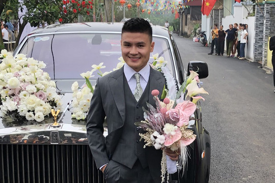 Quang Hải đi xe hoa 50 tỷ đồng đón cô dâu Chu Thanh Huyền