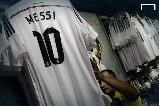 Messi ký hợp đồng 500 triệu euro với Real và những trò đùa ‘kinh điển’ ngày Cá tháng Tư