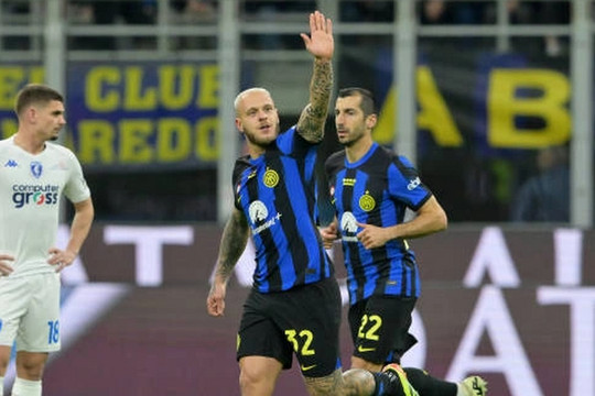 Inter Milan hơn AC Milan 14 điểm, cầm chắc ngôi vô địch Serie A