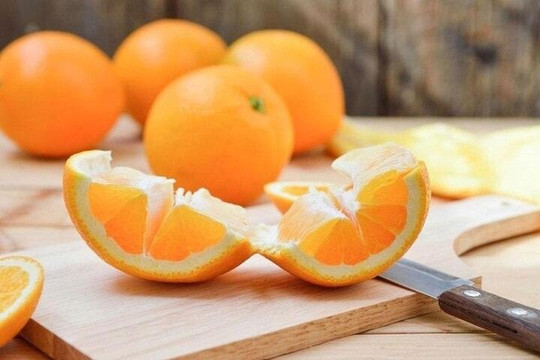 Nên ăn bao nhiêu quả cam một ngày?