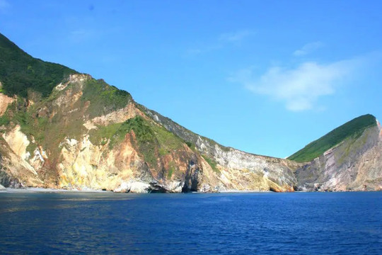 Đảo Rùa lừng danh ở Đài Loan bị mất phần đầu sau động đất