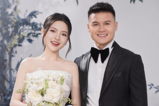 Đám cưới Quang Hải và Chu Thanh Huyền tổ chức ở khách sạn 5 sao trang trí bởi 10.000 bông hoa