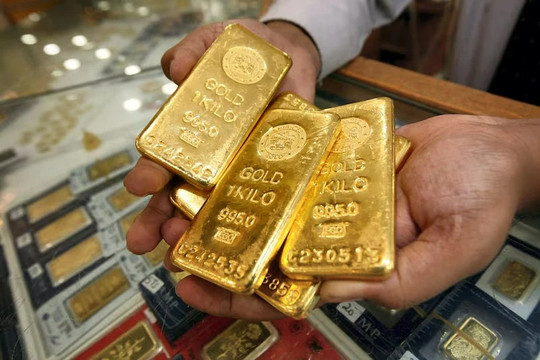 Lý do giá vàng thế giới tăng chóng mặt