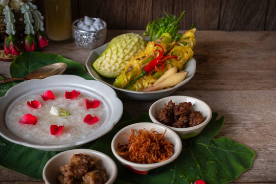 Khao Chae: Món ăn truyền thống ‘giải nhiệt’ mùa lễ hội Songkran
