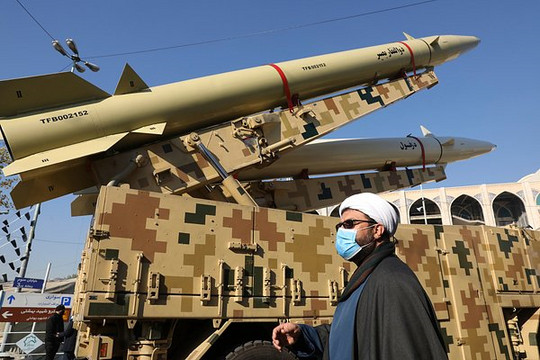 Iran đã sử dụng những loại vũ khí nào để tập kích đường không quy mô lớn nhằm vào Israel?
