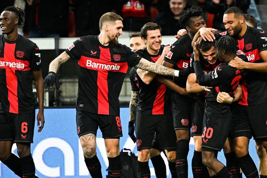 Leverkusen tiếp tục lập kỷ lục  
