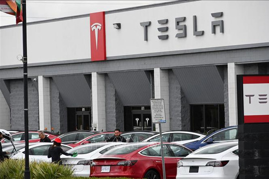 Tesla đồng loạt giảm giá bán xe trên toàn cầu