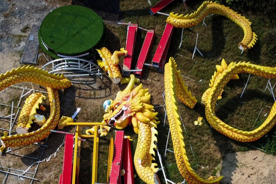 Linh vật rồng nằm la liệt giữa trời, 'ngóng' công viên ở Đà Nẵng