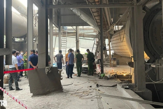 Hiện trường vụ tai nạn khiến 7 công nhân tử vong ở Yên Bái