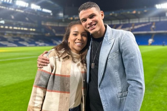 Vợ Thiago Silva đăng thông điệp khó hiểu sau thất bại muối mặt của Chelsea trước Arsenal