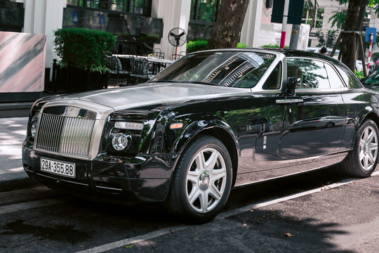 Đi 13 năm, Rolls-Royce Phantom Coupe của đại gia Hà Nội vẫn đẳng cấp độc nhất