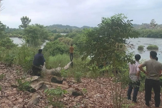 Tìm thấy thi thể người đàn ông cùng đồ đi câu trên sông Pô Cô