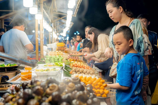 Tuần lễ ẩm thực truyền thống Huế thu hút gần 100.000 lượt khách