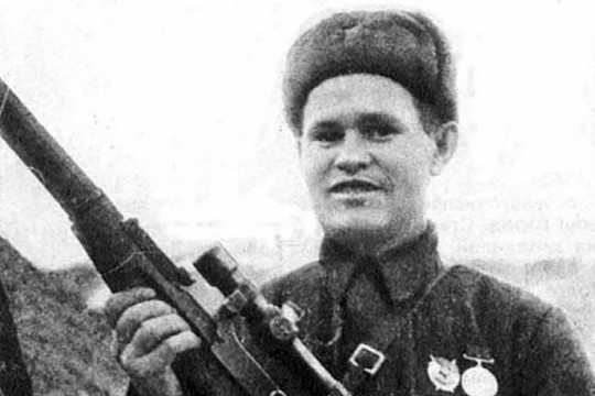 Vasily Zaitsev đã trở thành xạ thủ bắn tỉa nổi tiếng của Hồng quân như thế nào?