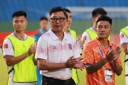 HLV Lê Huỳnh Đức chê cầu thủ Bình Dương sau trận thắng Khánh Hòa