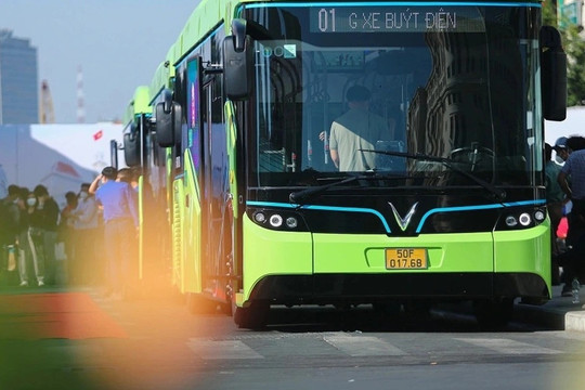 Tuyến buýt điện đầu tiên của TPHCM lỗ hơn 33 tỷ đồng sau 2 năm vận hành