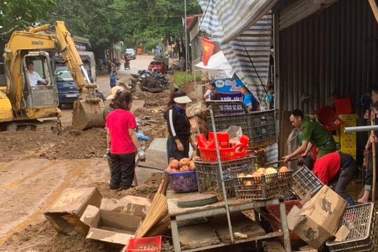 Lũ quét tàn phá bản làng Điện Biên