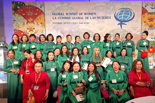 Overseas Vietnamese attend Global Summit of Women for first time