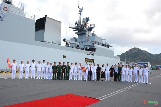 Indian Navy’s corvette visits Khánh Hòa