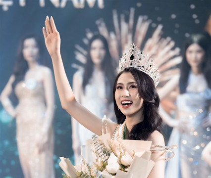 Foreign Trade student becomes 1st Miss Tourism Ambassador Việt Nam 