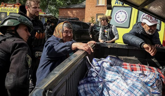 Nga đánh rát Kharkiv, Ukraine 'cầm cự' chờ gói viện trợ Mỹ