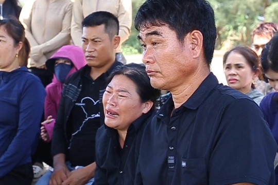 10 ngư dân mất tích: Bàn thờ vọng và nỗi đau nơi làng biển