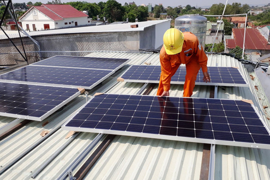 TP. HCM đầu tư 650 tỷ đồng lắp đặt điện mặt trời trên các trụ sở công