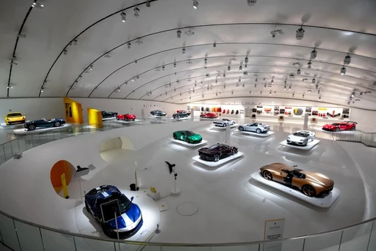 Loạt Ferrari độc nhất thế giới được trưng bày tại Italy
