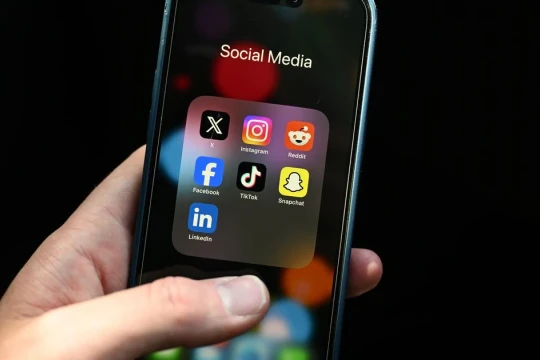 Australia đề ra lộ trình giới hạn độ tuổi sử dụng mạng xã hội