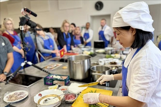 Vietnamese Phở leaves impression at Czech cook show