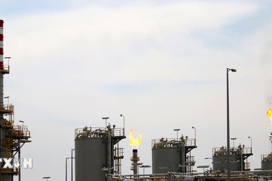 Giá dầu châu Á tiếp tục tăng sau thông tin 'nóng' từ Iran