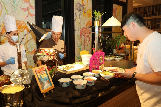 Vietnamese cuisine delights Singapore