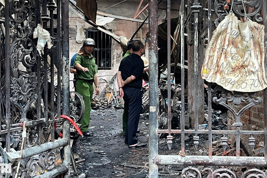 Vụ cháy 14 người chết ở Hà Nội: Chủ nhà trọ cùng con dâu, 2 cháu thoát nạn