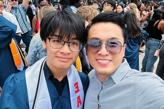 Lam Trường xúc động khi con trai đầu tốt nghiệp trung học tại Mỹ