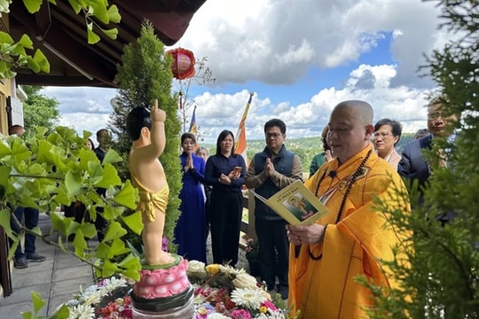 Trúc Lâm Zen Monastery in France marks Lord Buddha’s birthday