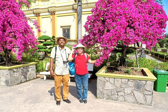 Malaysian tourist fulfills wish of visiting HCM City again after 20 years