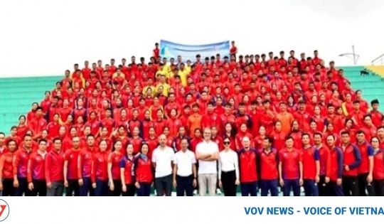 French Ambassador encourages Vietnamese rowers, canoeists ahead of Olympics