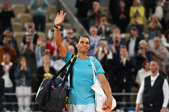 Nadal bị Zverev loại ngay ở vòng 1 Roland Garros
