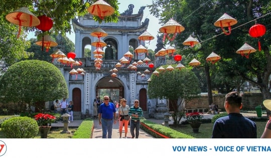 Hanoi welcomes 2.37 million tourists in May