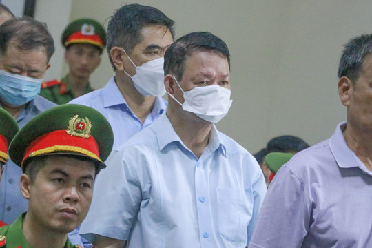 Cựu Bí thư Tỉnh ủy Lào Cai Nguyễn Văn Vịnh lĩnh án 5 năm 6 tháng tù