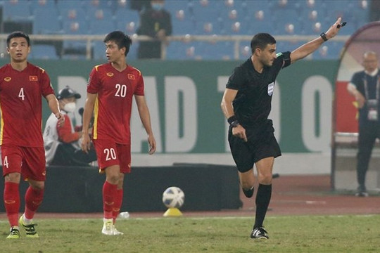 Trọng tài người Syria điều khiển trận tuyển Việt Nam đấu Philippines