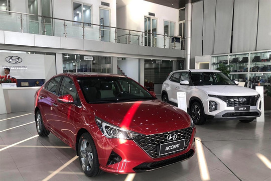 Hyundai Accent đồng loạt giảm giá xả kho trước giờ ra mắt phiên bản mới